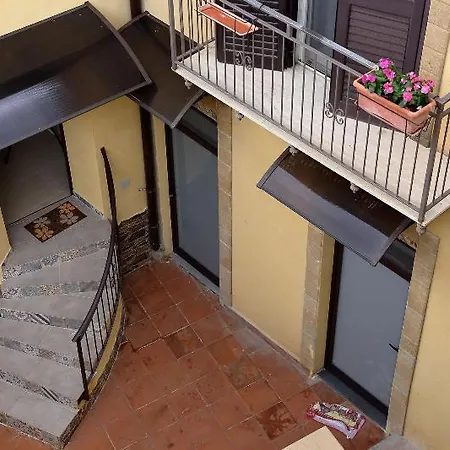 Il Melograno Antico Con Terrazza E Giardino アグリジェント