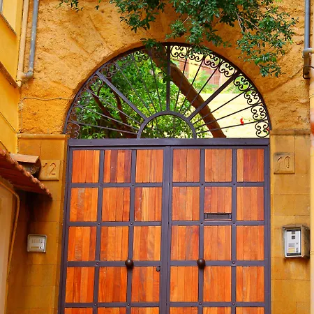 Il Melograno Antico Con Terrazza E Giardino B&B