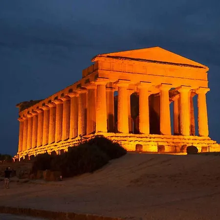 Oda ve Kahvaltı Il Melograno Antico Con Terrazza E Giardino Agrigento