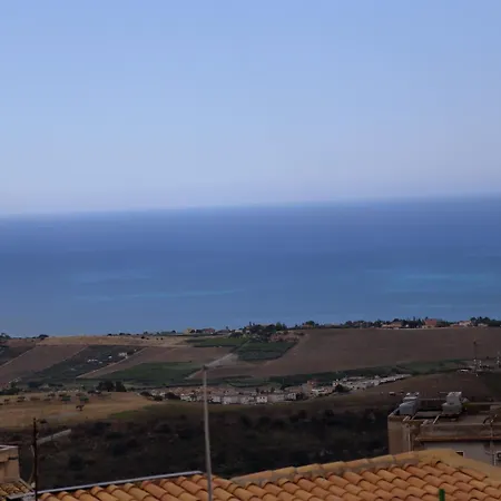 B&B Il Melograno Antico Con Terrazza E Giardino