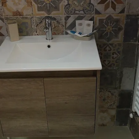 Oda ve Kahvaltı Il Melograno Antico Con Terrazza E Giardino 3*