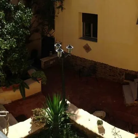 Il Melograno Antico Con Terrazza E Giardino ベッド・アンド・ブレックファスト アグリジェント