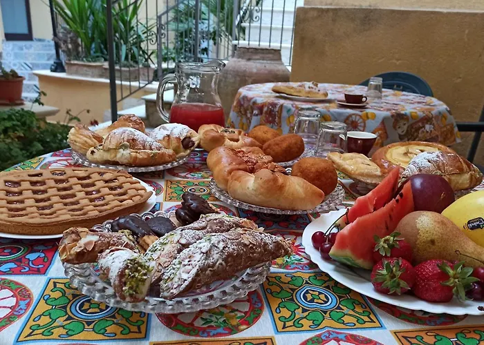 Bed & Breakfast Il Melograno Antico Con Terrazza E Giardino 3*