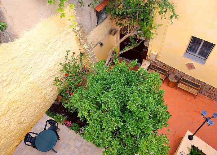 Bed and Breakfast Il Melograno Antico Con Terrazza E Giardino