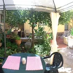 Nocleg ze śniadaniem Il Melograno Antico Con Terrazza E Giardino 3*