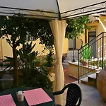 Il Melograno Antico Con Terrazza E Giardino Nocleg ze śniadaniem 3*