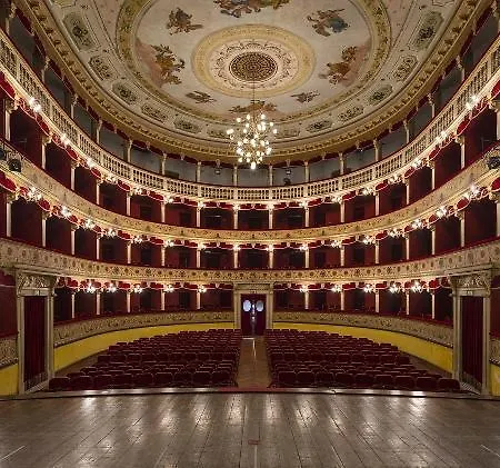 Panzió Il Melograno Antico Con Terrazza E Giardino 2*