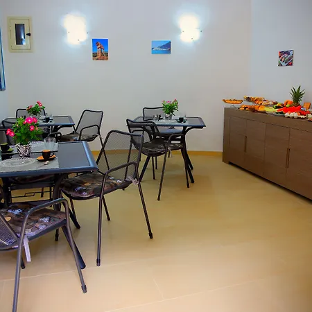 Il Melograno Antico Con Terrazza E Giardino Bed & Breakfast 3*