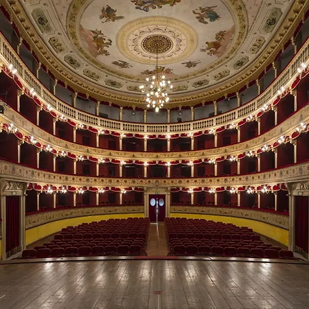 Il Melograno Antico Con Terrazza E Giardino Bed & Breakfast