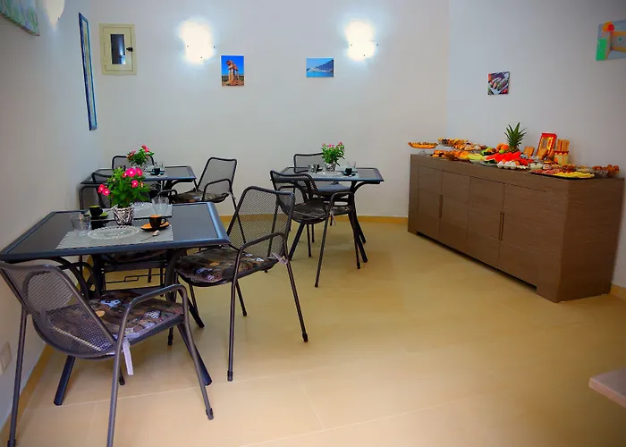 Il Melograno Antico Con Terrazza E Giardino Couette-café 3*