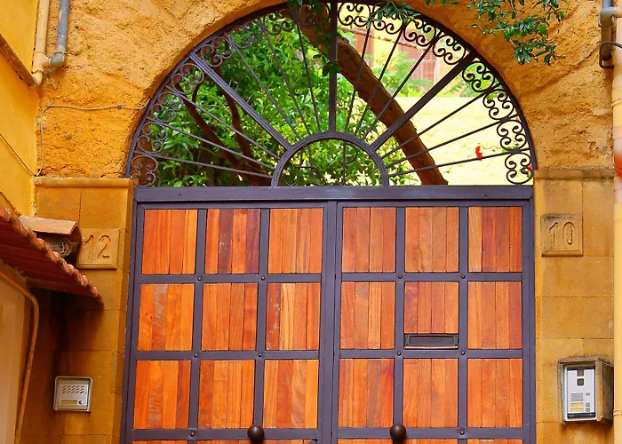 Il Melograno Antico Con Terrazza E Giardino Bed & Breakfast