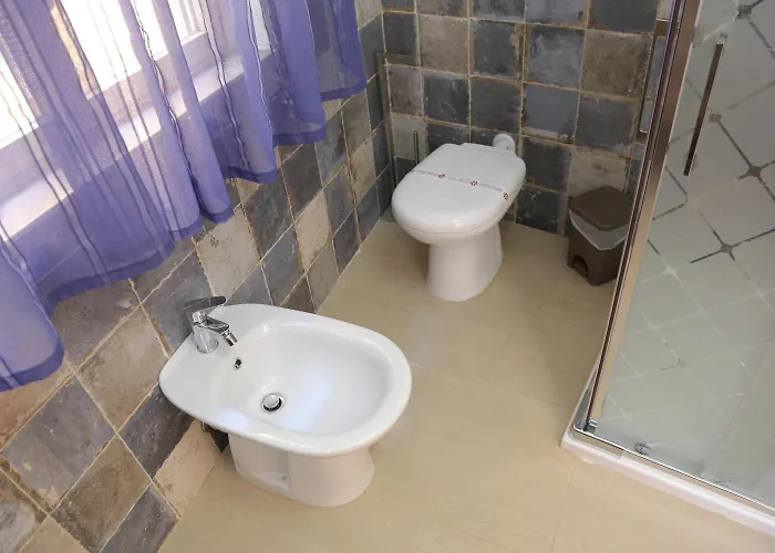 Il Melograno Antico Con Terrazza E Giardino Frühstückspension