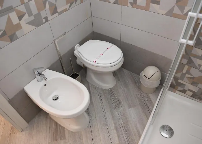 Il Melograno Antico Con Terrazza E Giardino Frühstückspension