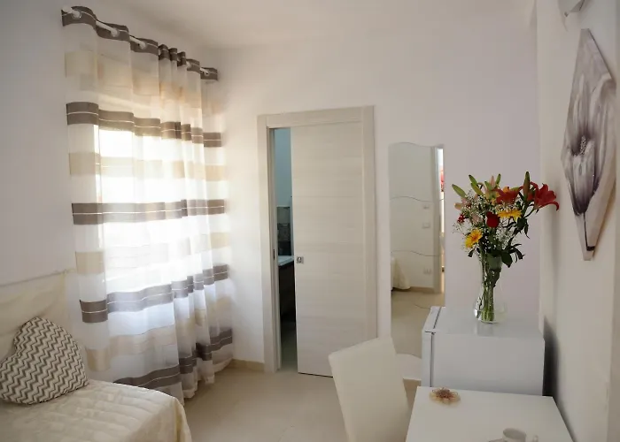 Il Melograno Antico Con Terrazza E Giardino Bed & Breakfast 3*