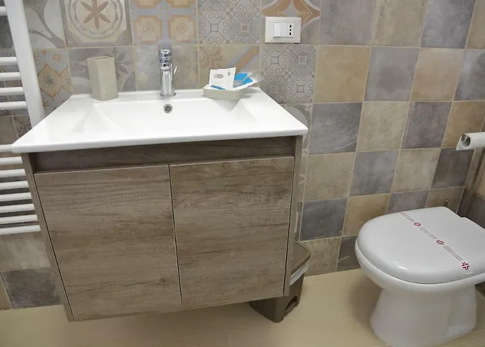 Il Melograno Antico Con Terrazza E Giardino Frühstückspension